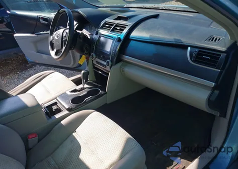 2013 Toyota Camry Le z USA, uszkodzony, nr VIN 4T4BF1FK2DR318076